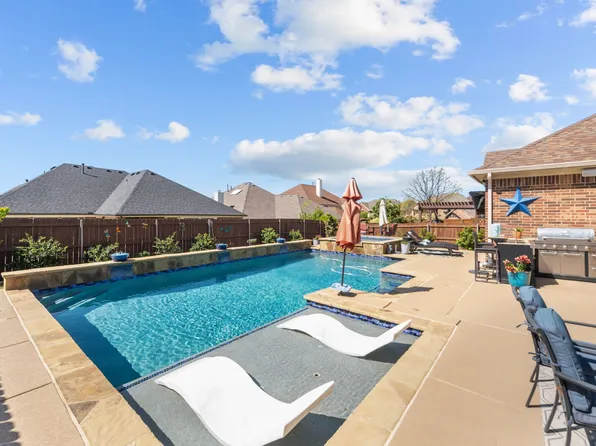 10232 Paintbrush Dr, Fort Worth, TX 76244