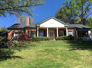 708 W Union St, Morganton, NC 28655