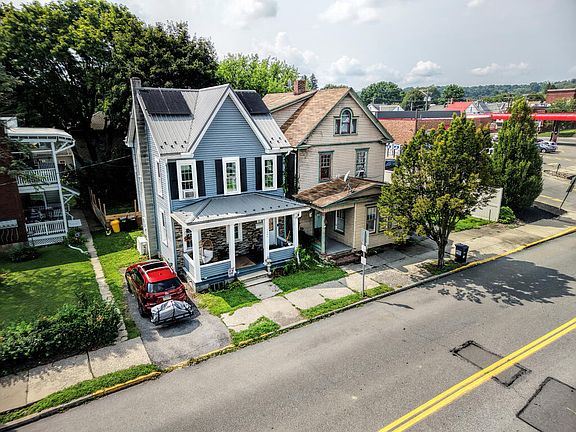 5th image of 1306 Moore St