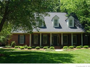 1033 Laurel Park Ln, Charlotte, NC 28270
