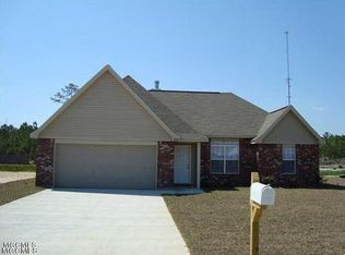 2221 Paula Cir, Ocean Springs, MS 39564