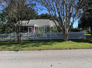 618 E Sabiston Dr, Swansboro, NC 28584
