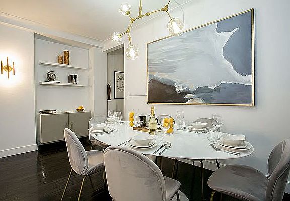 2nd image of 15 W 55th St APT 8B