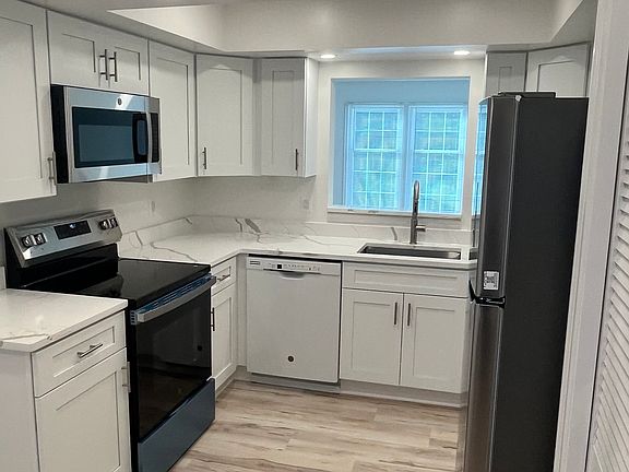 4th image of 21842 Leatherleaf Ct