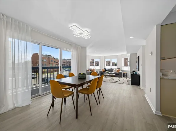 401 Williams Ct, Edgewater, NJ 07020