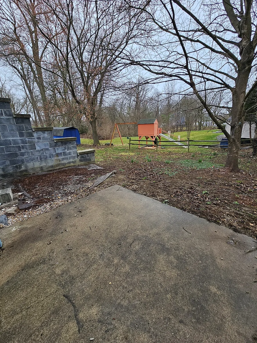 Building Photo - 450 Garland Cir