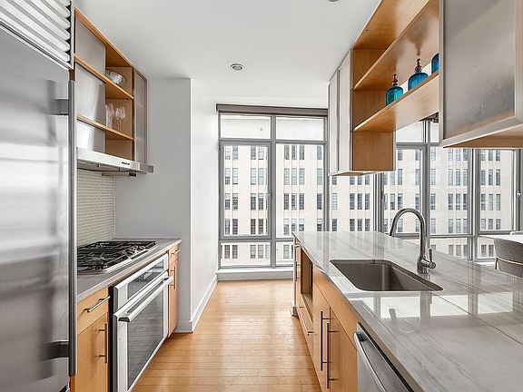 3rd image of 1 Northside Piers APT 5D