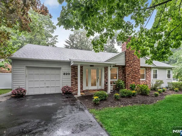 320 Monroe Ave, Wyckoff, NJ 07481