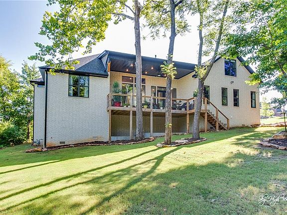 3rd image of 2807 E Stone Mountain Dr