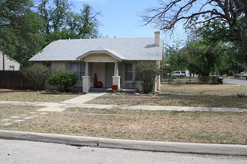 1st image of 1825 W Avenue K