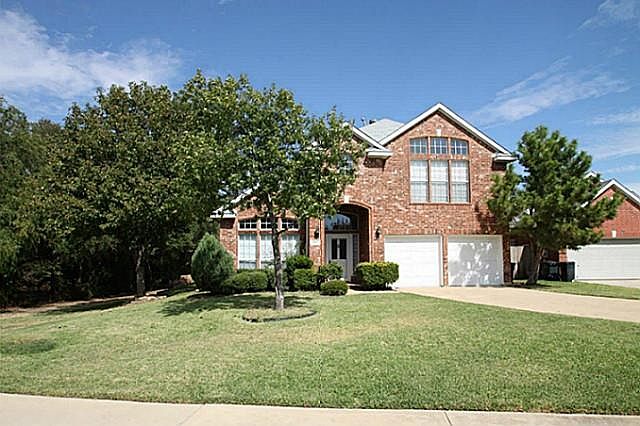 1st image of 857 Pinnacle Cir