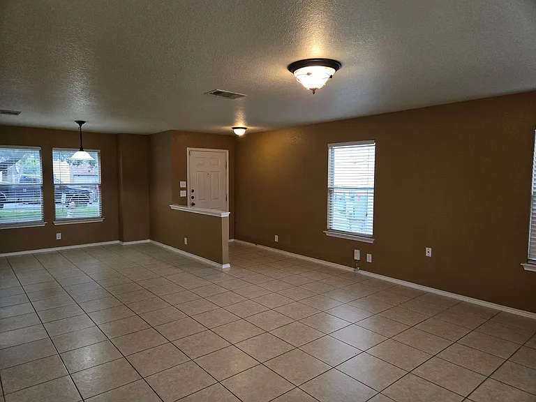6515 Kestrel Ln — Photo 3