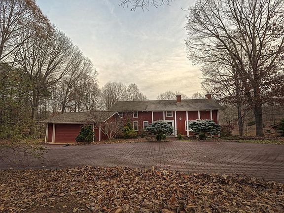 3rd image of 216 Peninsula Dr