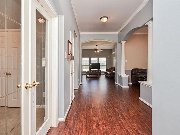 4th image of 4803 Bonny Loch Ln
