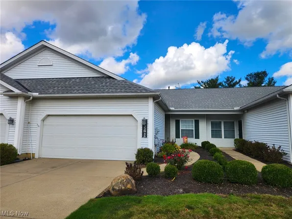 33948 Honeysuckle Ln, North Ridgeville, OH 44039