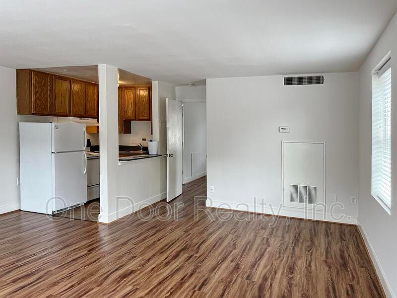1st image of 732 Scotland St Unit 5-05