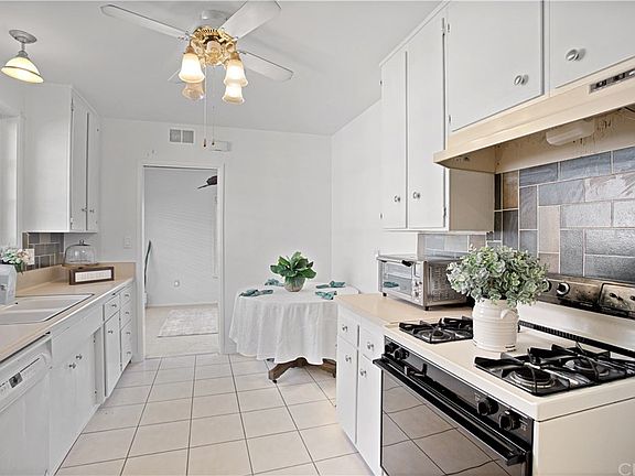 5th image of 12739 Muroc St