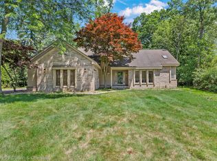 5120 Langlewood Ct, West Bloomfield, MI 48322