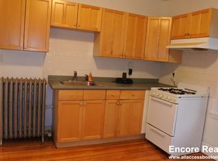 99 Glenville Ave #2D, Allston, MA 02134