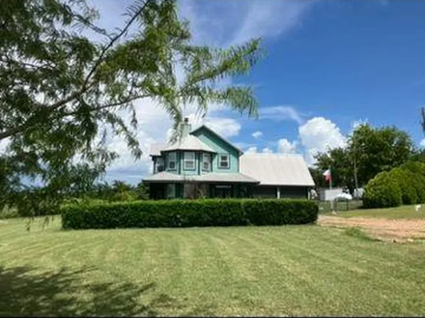 4026 Fm 109, New Ulm, TX 78950