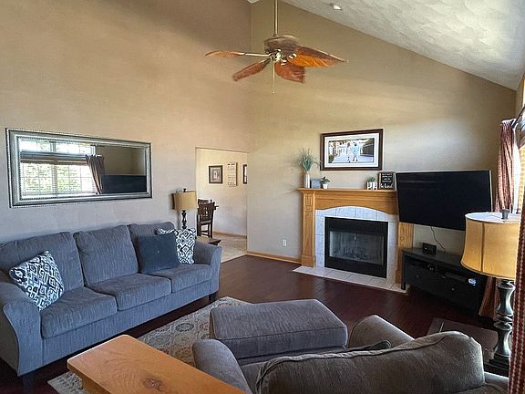 3rd image of 5836 Dusty Ln