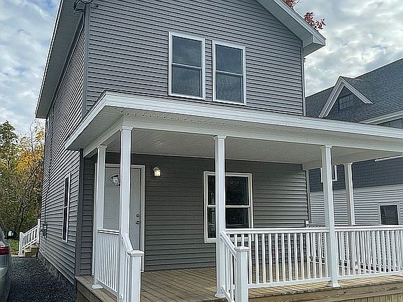 2nd image of 6 Rock St