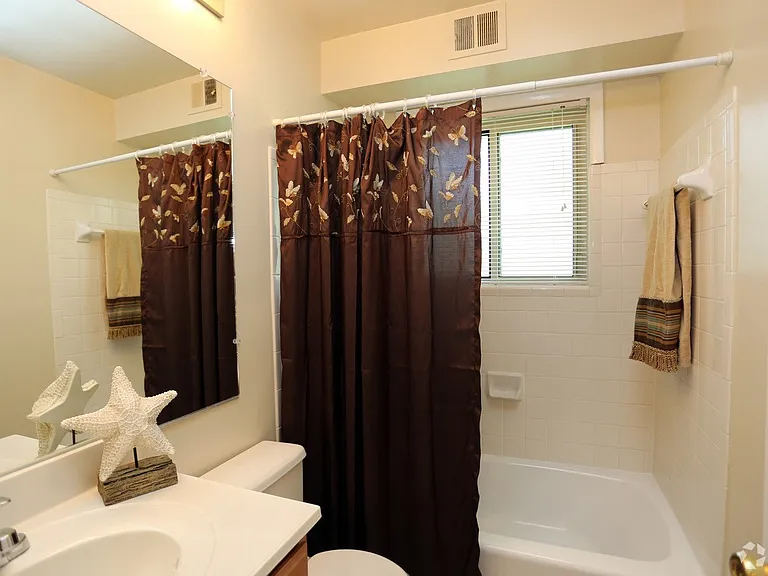 Spa Cove Apartments — Photo 17