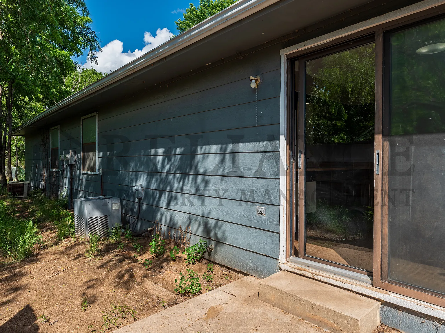 1318 Peach Ave (OA) - 1 — Photo 4