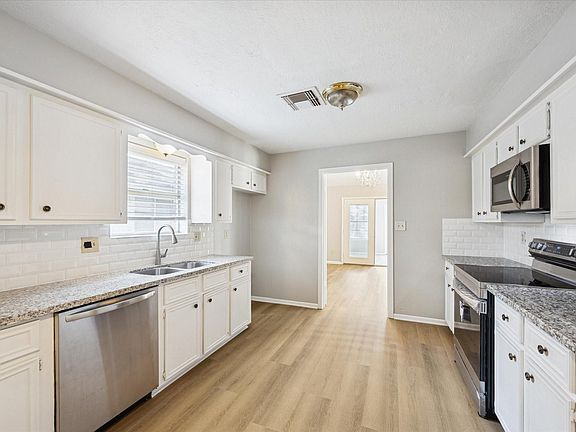 3rd image of 25903 Long Hill Ln