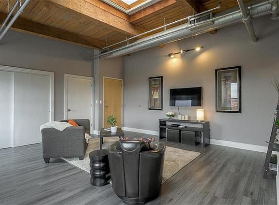 4th image of 609 Central St APT 1510