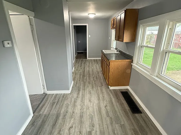 722 Coyne Ave — Photo 13