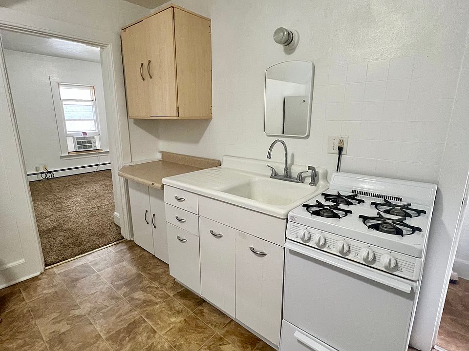 1st image of 405 Smith St #2