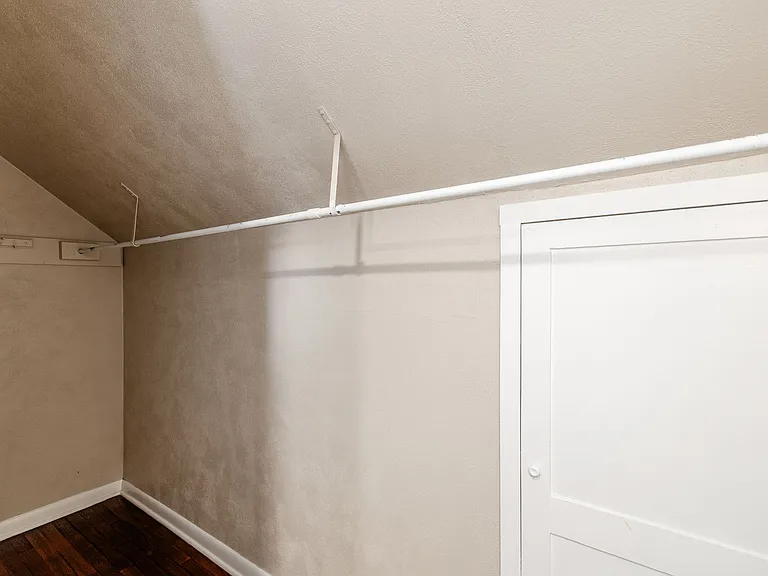 2215 Dresden St — Photo 27