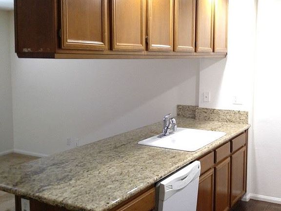4th image of 4241 Lowell St Unit 104