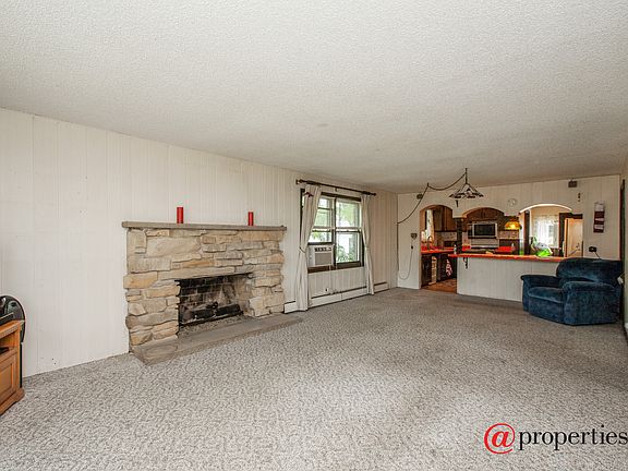 Living Room / Dining Room
