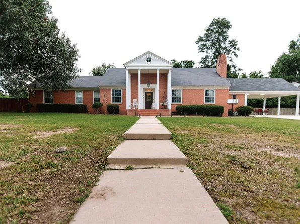 510 W 4th St, Fordyce, AR 71742