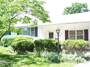 2 Susan Ct, Piscataway, NJ 08854