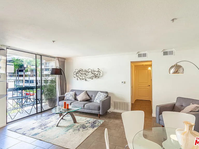 7320 Hawthorn Ave #213 — Photo 3
