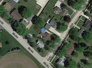 527 6th St, Erie, IL 61250