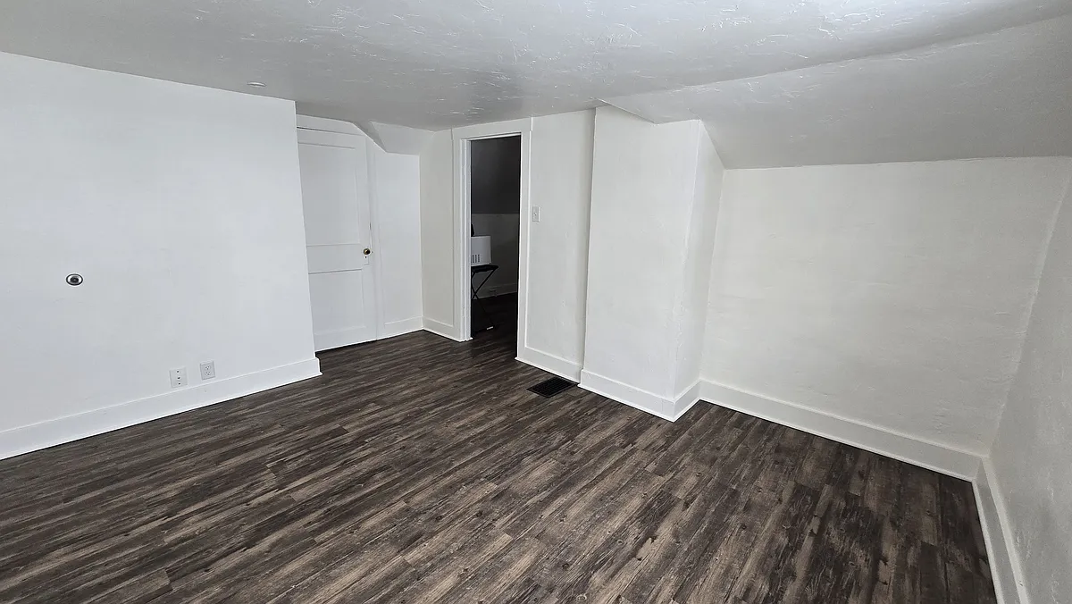 Building Photo - 1620 Madison St #4
