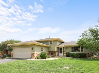 15001 Ridgewood Dr, Oak Forest, IL 60452