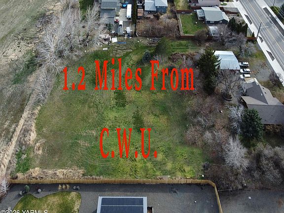 3rd image of 400 S Willow St