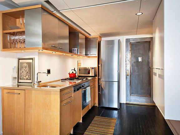 3rd image of 410 W 24th St APT 11d