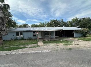 609 Jones St, Pettus, TX 78146