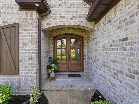 3rd image of 9431 Oak Forest Ln