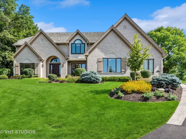 27072 W Driftwood Ct, Lake Barrington, IL 60010