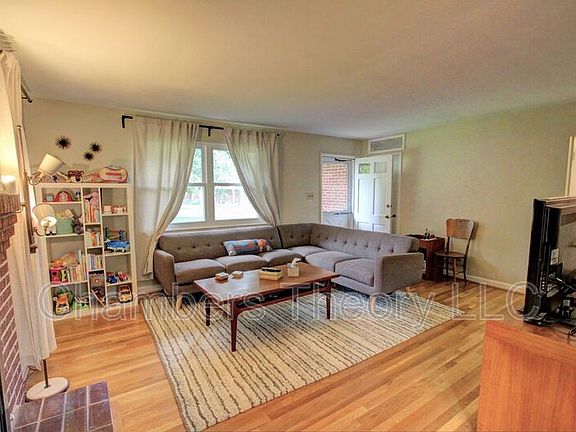 5th image of 2703 Dawn Dr