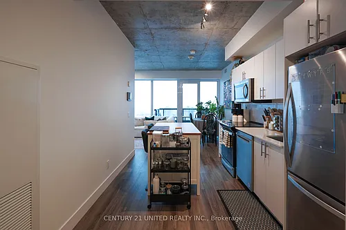 80 Bond St E Photo 1