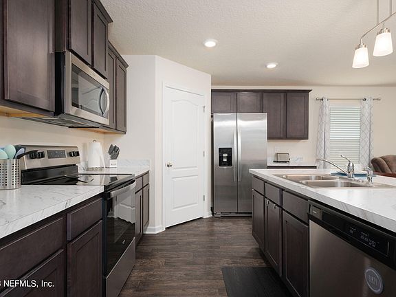 5th image of 11563 WALLEYE Drive