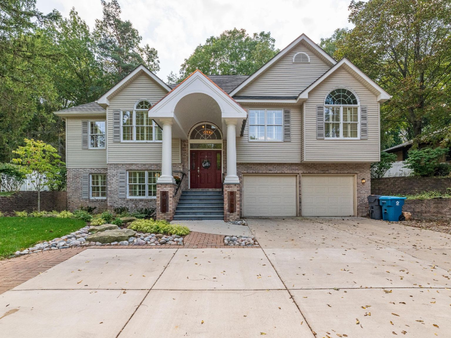 2777 Bronson Blvd, Kalamazoo, MI 49008 Zillow